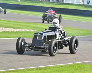 <b class=qtipBold><figcaption>CM4 9112 John Ure, ERA B-type R1B</figcaption></b><br>John Ure, ERA B-type R1B, Goodwood Trophy, Goodwood Revival 2014, 2014, Autosport, Goodwood Revival, Goodwood Revival 2014, Goodwood Revival 2014 Friday, Goodwood Revival 2014 Saturday, motor racing, motor sport, motorsport, nostalgia, racing cars, Revival Meeting, Goodwood Trophy, GP, Formula One, Formula Two, Formule Libre,<br><em>© A© 2014 Chris McEvoy, all rights reserved, www.cjm-photography.co.uk.</em> CM4 9112 John Ure, ERA B-type R1B