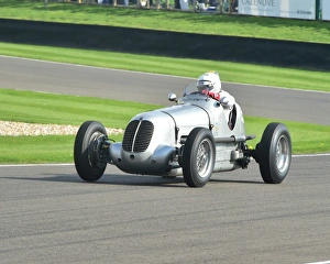<b class=qtipBold><figcaption>CM4 9121 Calum Lockie, Maserati 6CM</figcaption></b><br>Calum Lockie, Maserati 6CM, Goodwood Trophy, Goodwood Revival 2014, 2014, Autosport, Goodwood Revival, Goodwood Revival 2014, Goodwood Revival 2014 Friday, Goodwood Revival 2014 Saturday, motor racing, motor sport, motorsport, nostalgia, racing cars, Revival Meeting, Goodwood Trophy, GP, Formula One, Formula Two, Formule Libre,<br><em>© A© 2014 Chris McEvoy, all rights reserved, www.cjm-photography.co.uk.</em> CM4 9121 Calum Lockie, Maserati 6CM