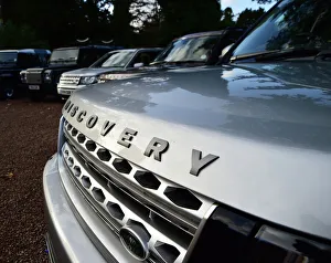 <b class=qtipBold><figcaption>CM5 8242 Discovery</figcaption></b><br>Discovery, JLR Eastnor Castle 10th Dec 2014<br><em>© A©2014 Chris McEvoy, all rights reserved, www.cjm-photography.co.uk</em> CM5 8242 Discovery