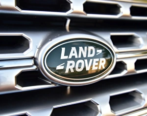 <b class=qtipBold><figcaption>CM5 8251 Land Rover</figcaption></b><br>Land Rover, JLR Eastnor Castle 10th Dec 2014<br><em>© A©2014 Chris McEvoy, all rights reserved, www.cjm-photography.co.uk</em> CM5 8251 Land Rover