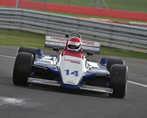 <b class=qtipBold><figcaption>CM9 4480 Simon Fish, Ensign N180</figcaption></b><br>Simon Fish, Ensign N180, FIA Masters, Historic Formula One, Silverstone Classic 2015, Chris McEvoy, circuit racing, cjm-photography, Classic Racing Cars, FIA, FIA Masters, Formula 1, Formula One, Historic Formula One, historic racing cars, HSCC, motor racing, motorsport, Northamptonshire, nostalgia, racing cars, retro, rocking and racing, Silverstone, Silverstone Classic, Silverstone Classic 2015, single seaters, Sliverstone Classic, speed<br><em>© © 2015 Chris McEvoy, All rights reserved, www.cjmphotography.co.uk</em> CM9 4480 Simon Fish, Ensign N180