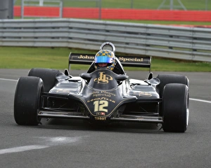<b class=qtipBold><figcaption>CM9 4492 Dan Collins, Lotus 91</figcaption></b><br>Dan Collins, Lotus 91, FIA Masters, Historic Formula One, Silverstone Classic 2015, Chris McEvoy, circuit racing, cjm-photography, Classic Racing Cars, FIA, FIA Masters, Formula 1, Formula One, Historic Formula One, historic racing cars, HSCC, motor racing, motorsport, Northamptonshire, nostalgia, racing cars, retro, rocking and racing, Silverstone, Silverstone Classic, Silverstone Classic 2015, single seaters, Sliverstone Classic, speed<br><em>© © 2015 Chris McEvoy, All rights reserved, www.cjmphotography.co.uk</em> CM9 4492 Dan Collins, Lotus 91