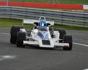 <b class=qtipBold><figcaption>CM9 4496 Jamie Constable, Shadow DN8</figcaption></b><br>Jamie Constable, Shadow DN8, FIA Masters, Historic Formula One, Silverstone Classic 2015, Chris McEvoy, circuit racing, cjm-photography, Classic Racing Cars, FIA, FIA Masters, Formula 1, Formula One, Historic Formula One, historic racing cars, HSCC, motor racing, motorsport, Northamptonshire, nostalgia, racing cars, retro, rocking and racing, Silverstone, Silverstone Classic, Silverstone Classic 2015, single seaters, Sliverstone Classic, speed<br><em>© © 2015 Chris McEvoy, All rights reserved, www.cjmphotography.co.uk</em> CM9 4496 Jamie Constable, Shadow DN8
