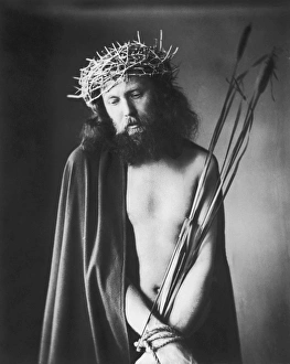 <b class=qtipBold><figcaption>Actor as Jesus in Passion Play</figcaption></b> Actor as Jesus in Passion Play