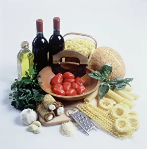 <b class=qtipBold><figcaption>Assortment of Italian foods</figcaption></b> Assortment of Italian foods