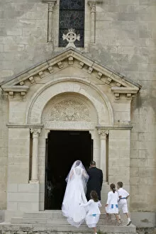 Images Dated 5th June 2000: Bride walking into church