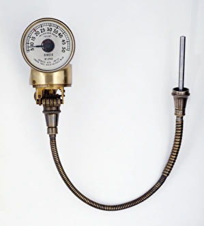 <b class=qtipBold><figcaption>Car speedometer with gauge, 1911</figcaption></b><br><em>© Dorling Kindersley/UIG</em> Car speedometer with gauge, 1911