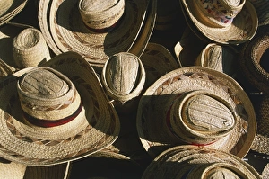 Caribbean, Dominican Republic, Santo Domingo, Parque Colon, straw hats for sale Caribbean, Dominican Republic, Santo Domingo, Parque Colon, straw hats for sale