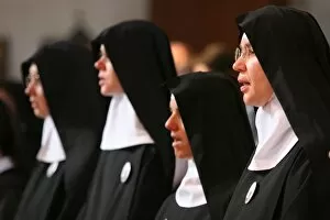 Images Dated 18th August 2005: Catholic nuns