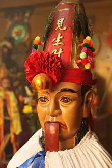 Statue Gallery: Chinese deity in Quan Am Pagoda