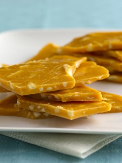 <b class=qtipBold><figcaption>close-up of spice almond brittle</figcaption></b><br><em>© Dorling Kindersley/UIG</em> close-up of spice almond brittle