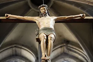 Statue Gallery: Crucifix in in Notre-Dame church