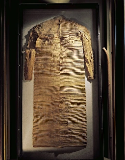 Egypt, Assiut, pleated linen tunic belonged to Nakhti Egypt, Assiut, pleated linen tunic belonged to Nakhti