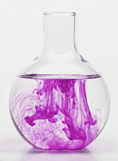 <b class=qtipBold><figcaption>Flask with purple liquid</figcaption></b><br><em>© Dorling Kindersley/UIG</em> Flask with purple liquid