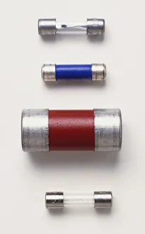 <b class=qtipBold><figcaption>A fuse</figcaption></b><br><em>© Dorling Kindersley/UIG</em> A fuse