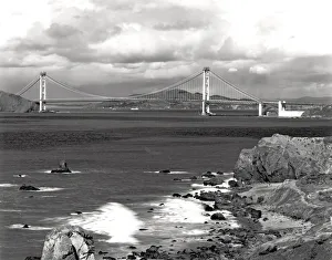 <b class=qtipBold><figcaption>Golden Gate Bridge</figcaption></b><br>San Francisco, California: March 22, 1937. The Golden Gate Bridge two months before its opening to the public.<br><em>© Underwood Archives/UIG</em> Golden Gate Bridge