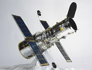 <b class=qtipBold><figcaption>The Hubble space telescope</figcaption></b><br><em>© Dorling Kindersley/UIG</em> The Hubble space telescope