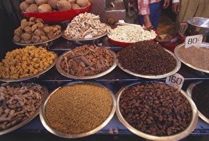 India, Delhi, spices for sale at Khari Baoli, Asias biggest spice market India, Delhi, spices for sale at Khari Baoli, Asias biggest spice market