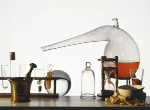 <b class=qtipBold><figcaption>Laboratory equipment</figcaption></b><br><em>© Dorling Kindersley/UIG</em> Laboratory equipment