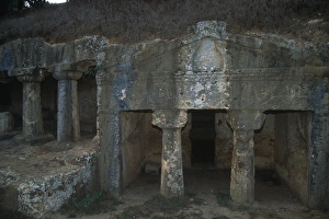Libya, Cyrene, Greek Necropolis ( 460-300 b. C.) Libya, Cyrene, Greek Necropolis ( 460-300 b. C.)