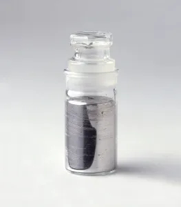 <b class=qtipBold><figcaption>Liquid mercury in glass bottle</figcaption></b><br><em>© Dorling Kindersley/UIG</em> Liquid mercury in glass bottle