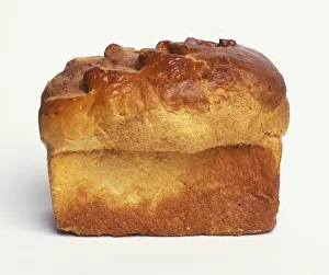 <b class=qtipBold><figcaption>A loaf of French brioche bread</figcaption></b><br>A loaf of French brioche bread.<br><em>© Dorling Kindersley/UIG</em> A loaf of French brioche bread