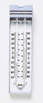 <b class=qtipBold><figcaption>A maximum-minimum thermometer</figcaption></b><br><em>© Dorling Kindersley/UIG</em> A maximum-minimum thermometer