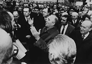 Mikhail Gorbachev taking questions from a crowd on the streets of Moscow Mikhail Gorbachev taking questions from a crowd on the streets of Moscow