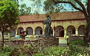 Misson San Fernando and Father Junipero Serra Statue Misson San Fernando and Father Junipero Serra Statue
