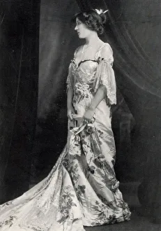 Mrs Patrick Campbell (1865-1940) English actress as Paula Tanqueray, a role she created Mrs Patrick Campbell (1865-1940) English actress as Paula Tanqueray, a role she created