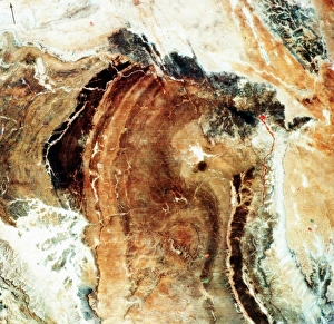 Multispectral scanner reveals lithologic and structural features of Great Namaland Multispectral scanner reveals lithologic and structural features of Great Namaland