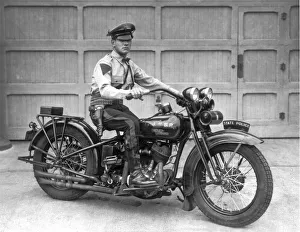 <b class=qtipBold><figcaption>New Jersey Motorcycle Trooper</figcaption></b><br>New Jersey: 1930. Trooper Haley of the New Jersey State Police poses on his Harley Davidson motorcycle.<br><em>© Underwood Archives/UIG</em> New Jersey Motorcycle Trooper