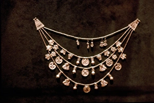Phoenecian gold jewellery. 5th century BC Phoenecian gold jewellery. 5th century BC