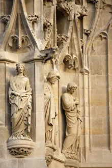 Statue Gallery: The Saint Jacques tower in Paris Statues