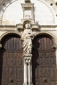 Statue Gallery: Saint Peters chuch doors, Tonnerre