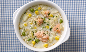 <b class=qtipBold><figcaption>Salmon chowder, close-up</figcaption></b><br><em>© Dorling Kindersley/UIG</em> Salmon chowder, close-up