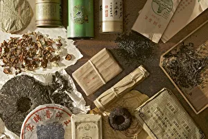 <b class=qtipBold><figcaption>Selection of Chinese teas</figcaption></b><br><em>© Dorling Kindersley/UIG</em> Selection of Chinese teas