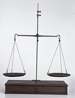 <b class=qtipBold><figcaption>Set of scales</figcaption></b><br><em>© Dorling Kindersley/UIG</em> Set of scales