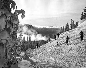 <b class=qtipBold><figcaption>Skiers Practice For Olympics</figcaption></b><br>Mount Rainier, Washington: January 5, 1935 Skiers practicing for the Olympic trials that will be held here in April.<br><em>© Underwood Archives/UIG</em> Skiers Practice For Olympics