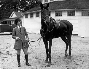 <b class=qtipBold><figcaption>Society Prepares For Fox Hunt</figcaption></b><br>Wheatley Hills, New York: c. 1929. Society notable Mrs. Charles G. Moller prepares to participate in a fox hunt on the Harry Payne Whitney estate on Long Island<br><em>© Underwood Archives/UIG</em> Society Prepares For Fox Hunt