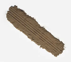 <b class=qtipBold><figcaption>Tyre track in sand, close-up</figcaption></b><br><em>© Dorling Kindersley/UIG</em> Tyre track in sand, close-up