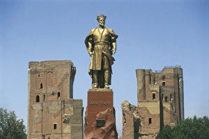 Uzbekistan - Shakhrisabz (Shakhrisyabz). Timur Memorial Uzbekistan - Shakhrisabz (Shakhrisyabz). Timur Memorial