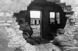 World war 2, soviet tommy-gunners dislodging the germans during street fighting in poznan World war 2, soviet tommy-gunners dislodging the germans during street fighting in poznan