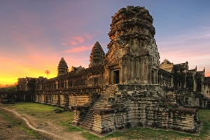 <b class=qtipBold><figcaption>Angkor Wat, Siem Reap, Cambodia</figcaption></b><br>Sunrise at Angkor Wat in Siem Reap, Cambodia<br><em>© 2009 :: Artie | Photography ::</em> Angkor Wat, Siem Reap, Cambodia
