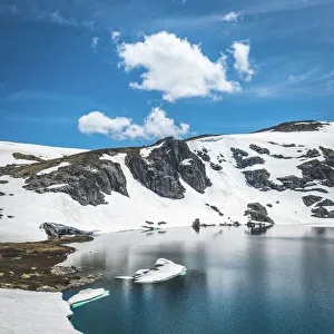 Blue Lake in the Australian Alps Blue Lake in the Australian Alps