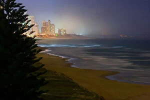 Images Dated 10th December 2006: The bright lights of the Gold Coast