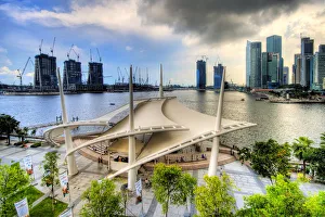 <b class=qtipBold><figcaption>Dark clouds over Singapore Esplanade</figcaption></b><br>Singapore Esplanade by Marina Bay.<br><em>© 2009 :: Artie | Photography ::</em> Dark clouds over Singapore Esplanade