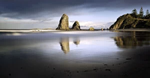 Images Dated 29th September 2011: Glasshouse rocks, Narooma