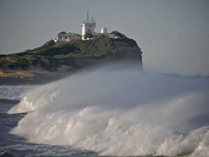 Images Dated 10th July 2011: Huge waves