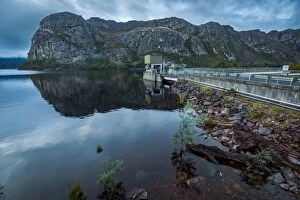 Images Dated 29th May 2016: Lake Mackintosh and Dam in Tullah, Tasmania